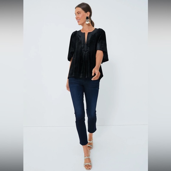 Tuckernuck Collection Black Velvet Finley Flutter Sleeve Blouse | L | New - Picture 4 of 10